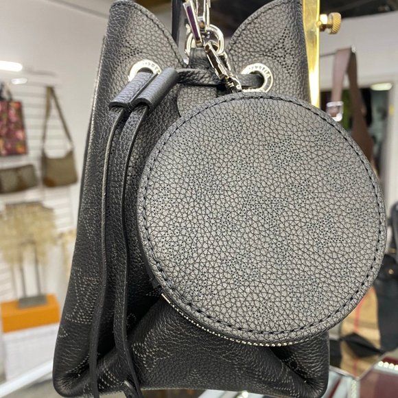 Louis Vuitton Bella Bucket Bag - Picture 2 of 11